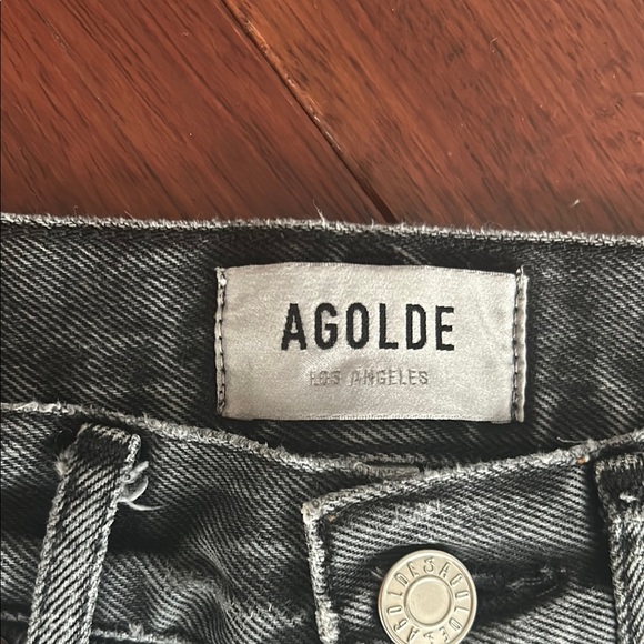 Levi's High-Waisted Black Jeans - Picture 2 of 3